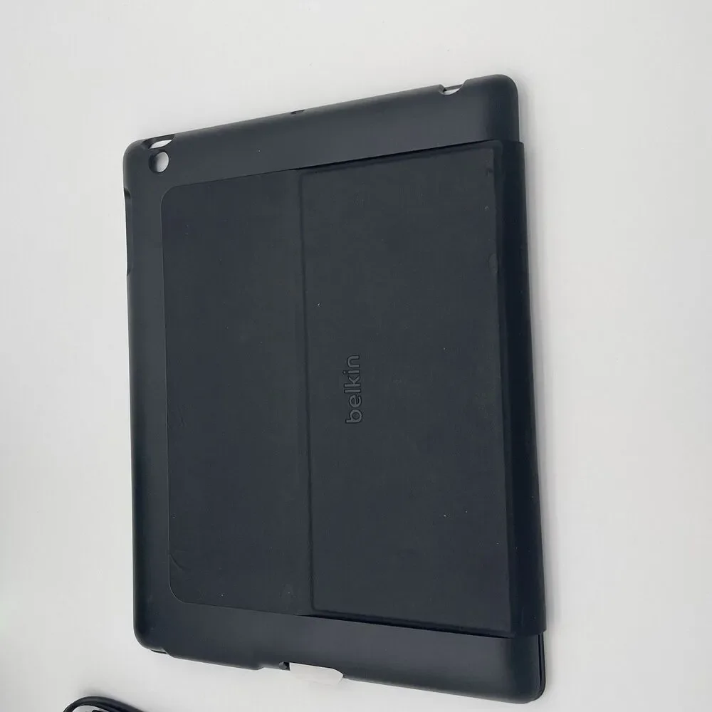 Belkin F5L151 Wireless Ultimate Keyboard Case For iPad 4th & 3rd Gen & iPad 2